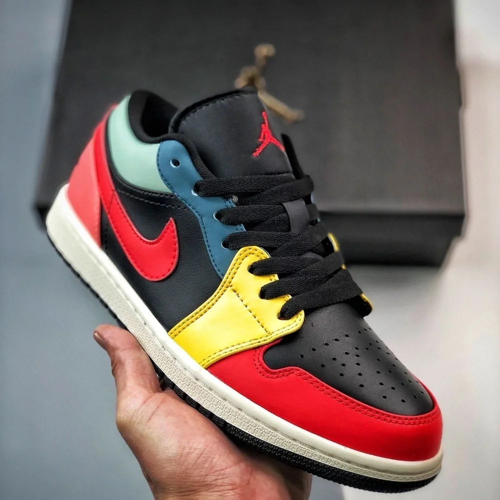 Sz 10.5 M / sz 12W Jordan 1 Low SE 